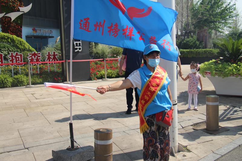 <strong>操大肥屁股眼子</strong>